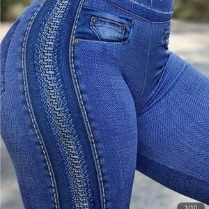 Women's Blue High-Waisted Jeans